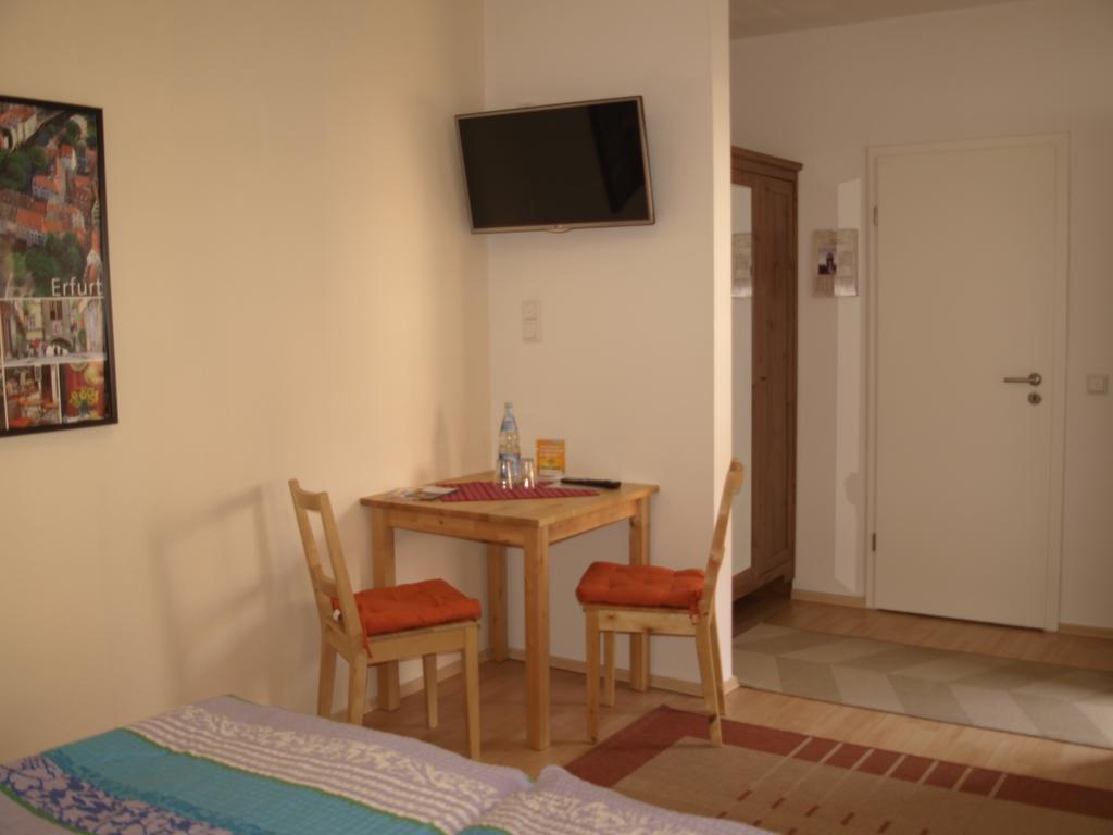 Gaestehaus In Der Gotthardtstrasse 에르푸르트 외부 사진